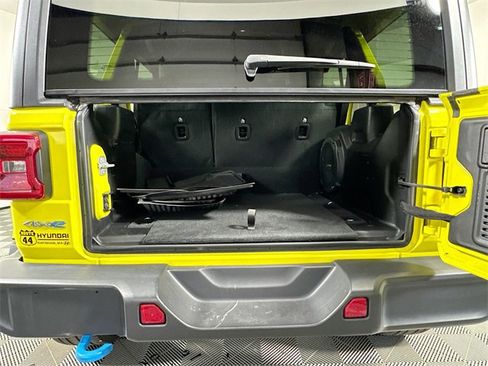 Used 2023 Jeep Wrangler Unlimited Sahara w/ Cold Weather Group image 27