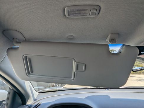 Used 2019 Kia Niro LX image 25