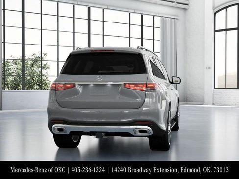New 2026 Mercedes-Benz GLS 580 4MATIC image 24