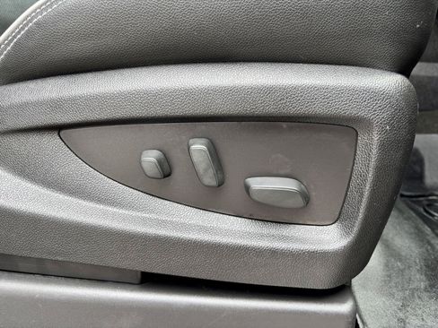 Used 2017 Chevrolet Silverado 1500 High Country AWD/4WD image 13