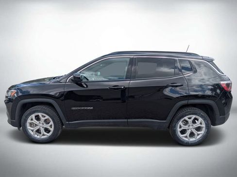 Used 2024 Jeep Compass Latitude AWD/4WD image 7