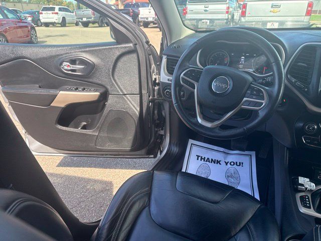 Used 2017 Jeep Cherokee Limited FWD image 16