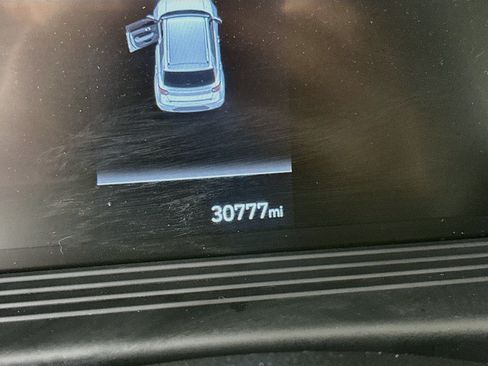 Used 2025 Hyundai Venue SEL FWD image 19