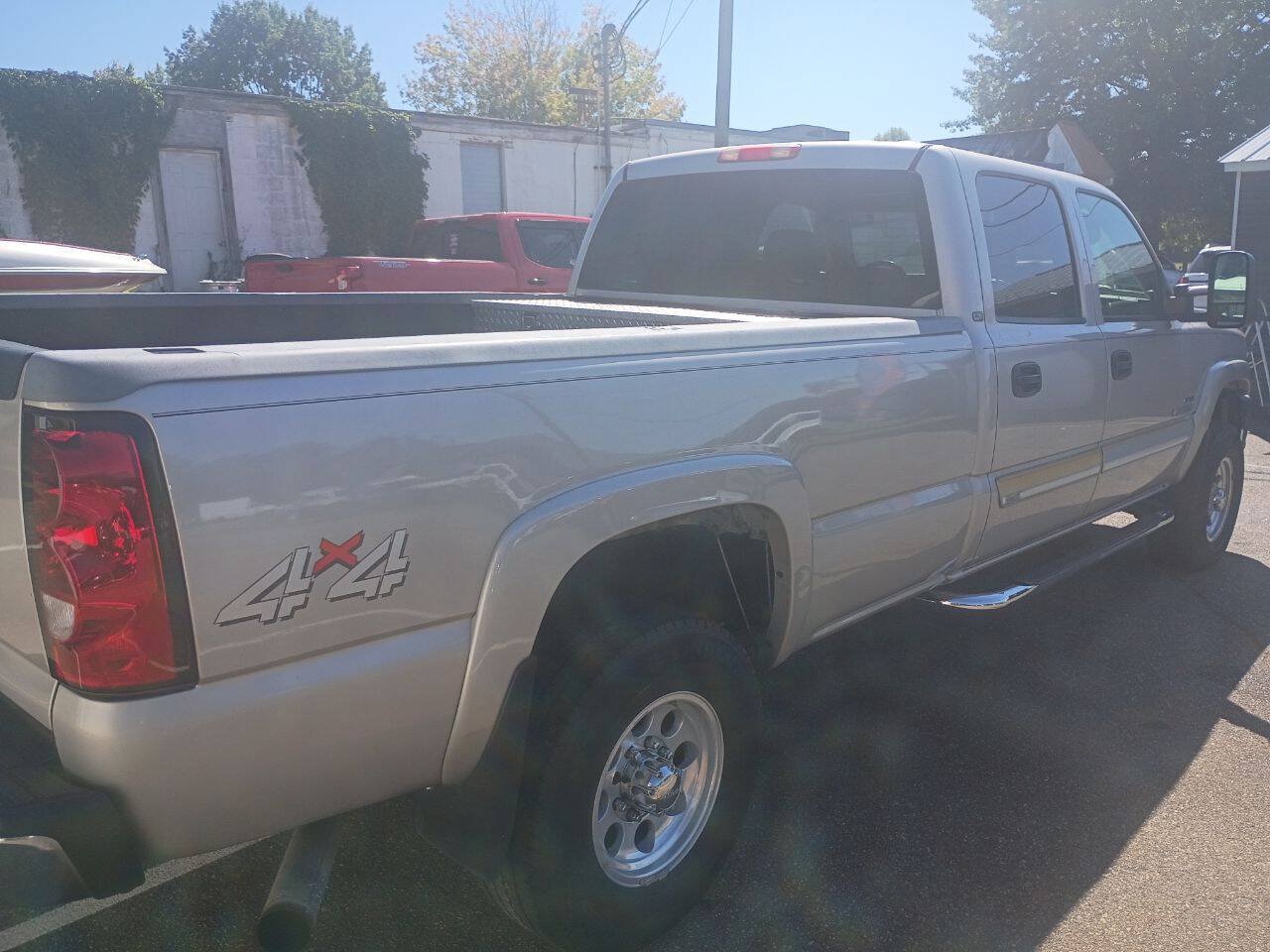 Used 2007 Chevrolet Silverado 2500 LT w/ Heavy-Duty Power Package AWD/4WD image 6