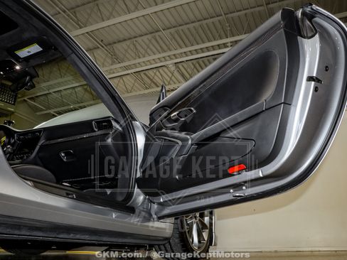 Used 2014 Porsche 911 Turbo S image 91