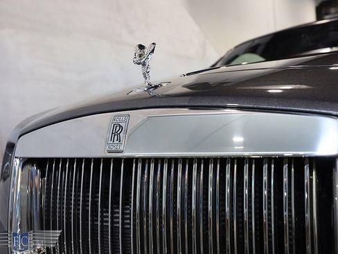 Used 2019 Rolls-Royce Wraith RWD image 41