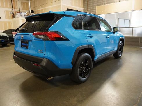 Used 2019 Toyota RAV4 XLE AWD/4WD image 4