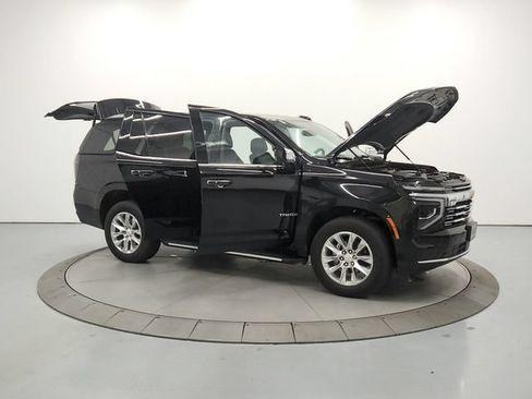 Used 2025 Chevrolet Tahoe Premier RWD image 10