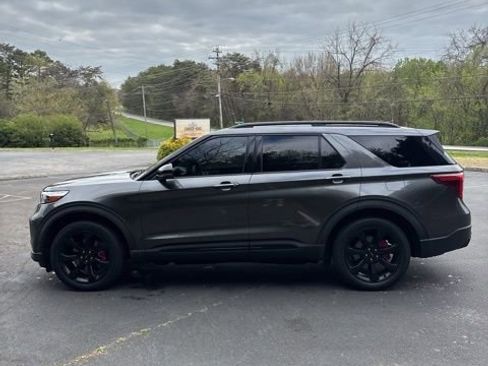 Used 2020 Ford Explorer ST w/ ST Street Pack image 11