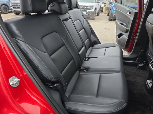 Used 2022 Kia Sportage Nightfall Edition image 11