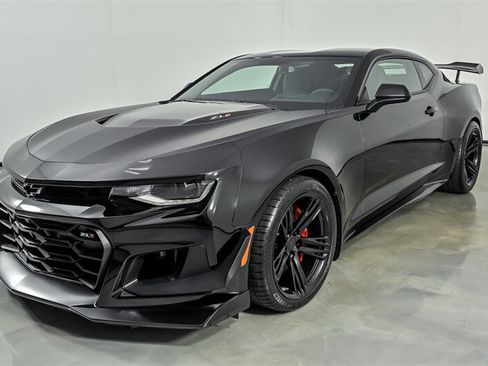Used 2018 Chevrolet Camaro ZL1 RWD image 5