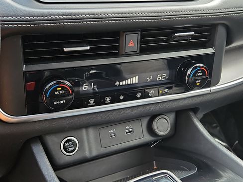 Certified 2023 Nissan Rogue SV image 15