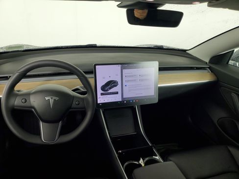 Used 2019 Tesla Model 3 Standard Range Plus image 15