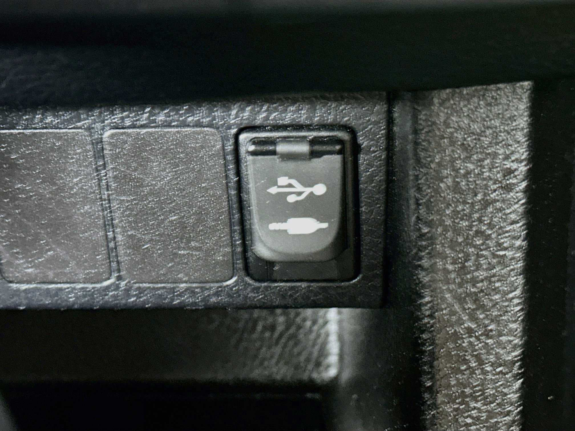 Used 2014 Toyota Corolla LE FWD image 24