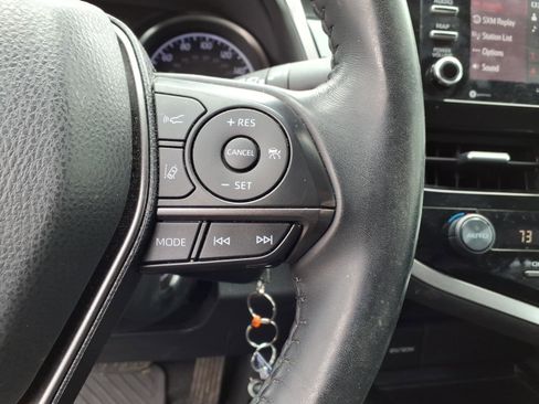 Used 2021 Toyota Camry SE image 18