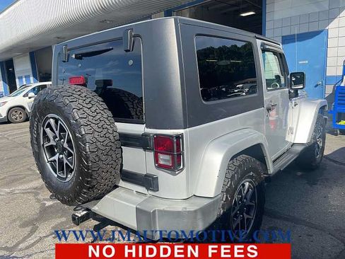 Used 2009 Jeep Wrangler Sahara w/ Dual Top Group AWD/4WD image 5
