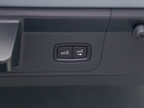 Certified 2022 Porsche Panamera 4 Platinum Edition image 33