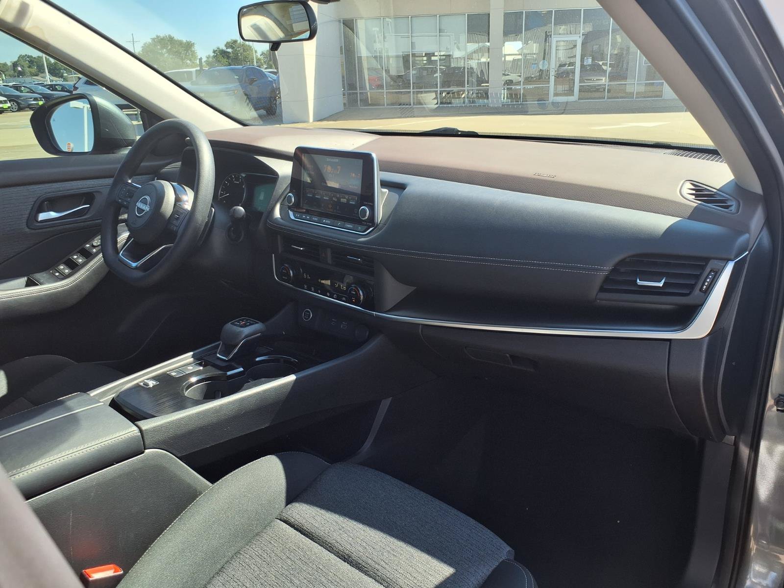 Used 2023 Nissan Rogue SV FWD image 12