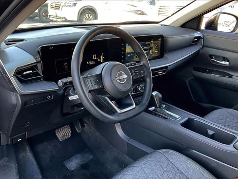 Used 2025 Nissan Kicks SV image 12