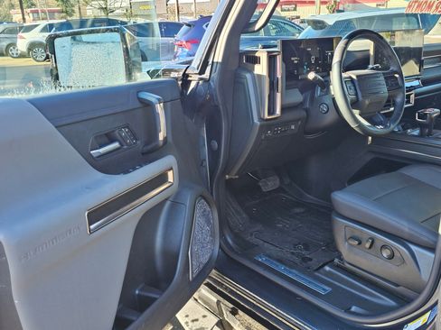 New 2025 GMC Hummer EV 2X image 18