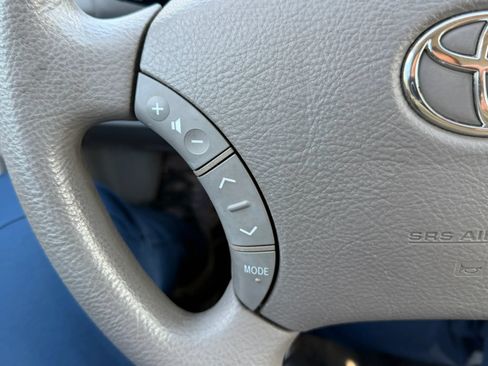 Used 2005 Toyota Camry LE FWD image 21