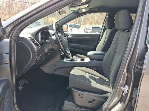 Certified 2021 Jeep Grand Cherokee Laredo image 11