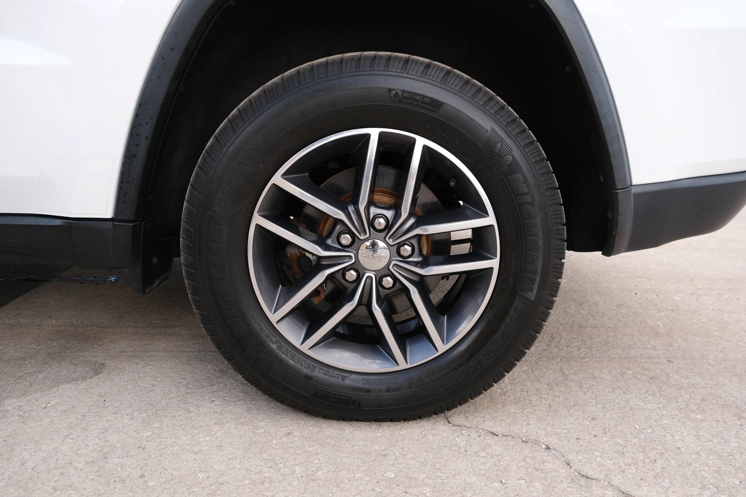 Used 2017 Jeep Grand Cherokee Limited w/ Trailer Tow Group IV RWD image 15