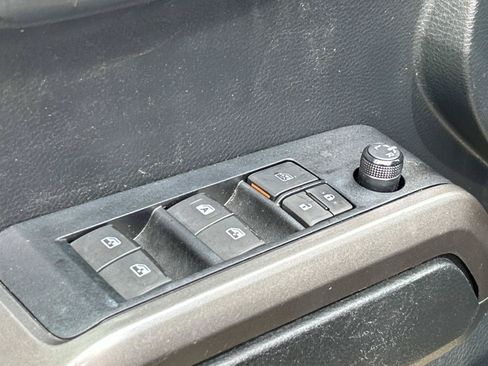 Used 2019 Toyota Tacoma SR5 RWD image 15