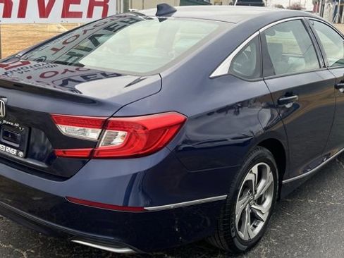 Used 2018 Honda Accord EX image 8