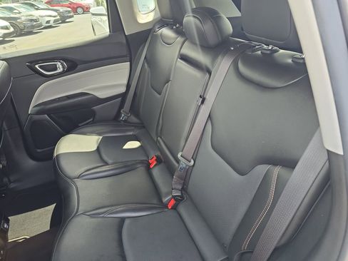 Used 2022 Jeep Compass Limited image 14