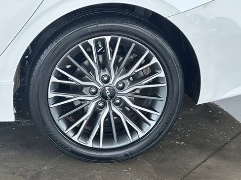 Used 2024 Kia Forte GT-Line image 11