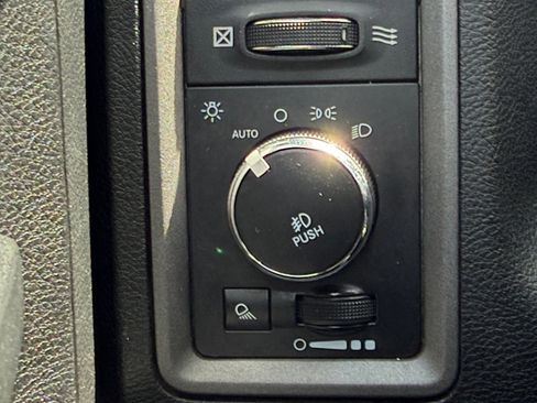 Used 2014 RAM 1500 Express AWD/4WD image 18