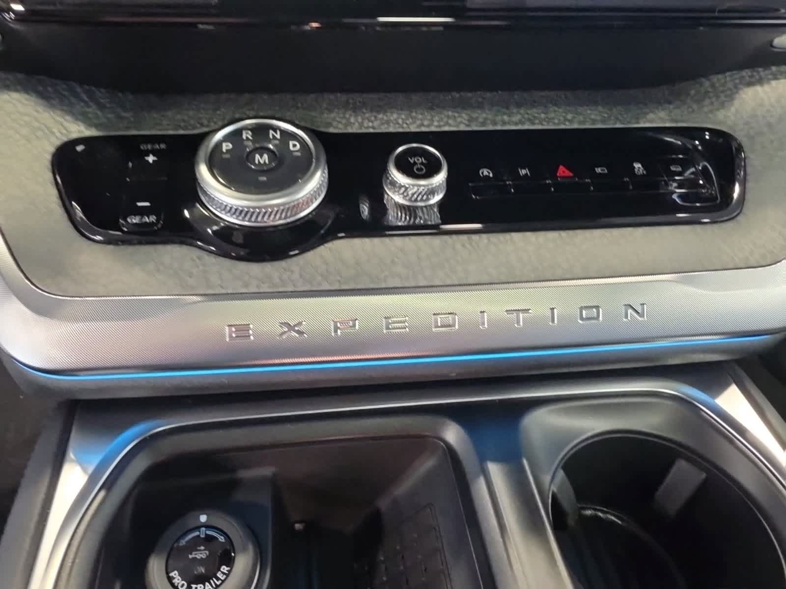 Used 2025 Ford Expedition Tremor AWD/4WD image 32