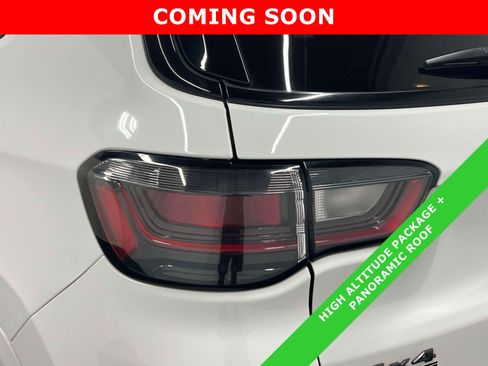 Used 2023 Jeep Compass High Altitude AWD/4WD image 11