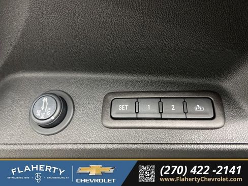 Used 2023 Chevrolet Equinox Premier image 23