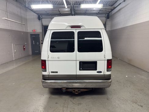 Used 2003 Ford E-150 and Econoline 150 RWD image 7