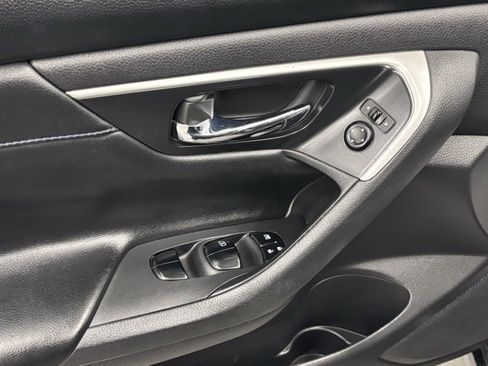 Used 2016 Nissan Altima 2.5 SR image 10