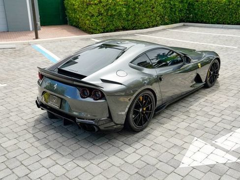 Used 2020 Ferrari 812 Superfast RWD image 30