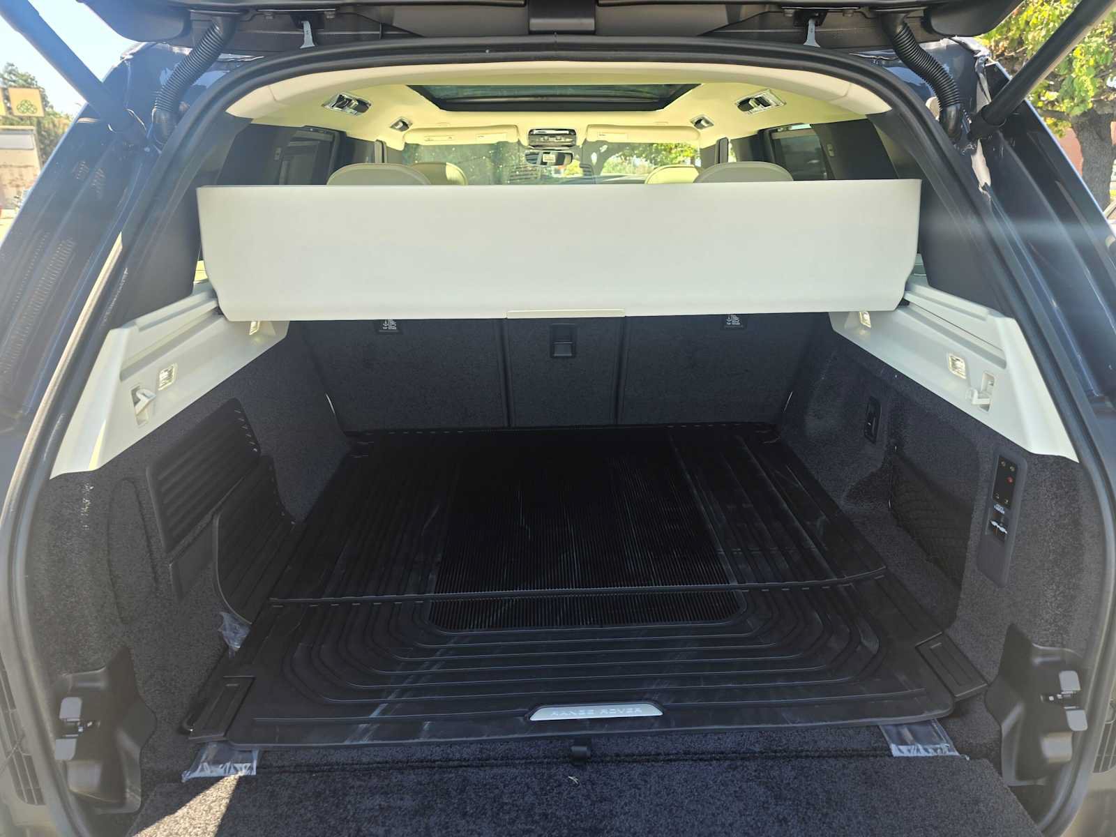 New 2026 Land Rover Range Rover SE AWD/4WD image 14