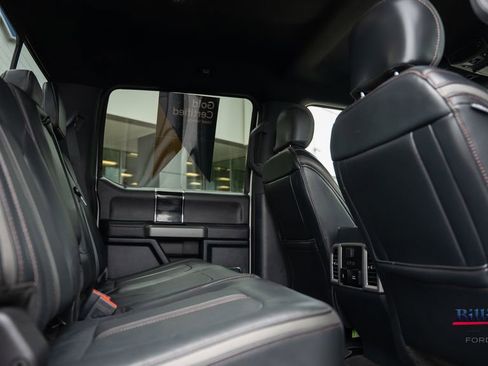 Certified 2022 Ford F250 Platinum w/ FX4 Off-Road Package AWD/4WD image 9