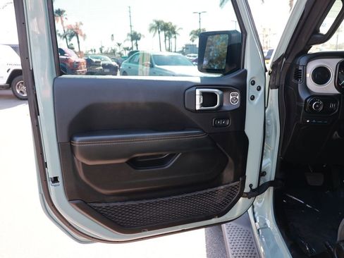 Used 2024 Jeep Wrangler Unlimited Sahara w/ Safety Group AWD/4WD image 18