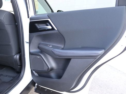 New 2026 Mitsubishi Outlander ES image 29