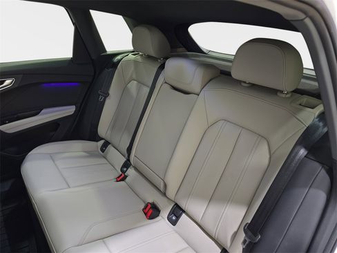 Used 2024 Audi Q4 e-tron Premium Plus w/ Premium Plus image 12