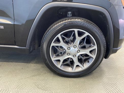 Used 2019 Jeep Grand Cherokee Limited w/ Luxury Group II image 49