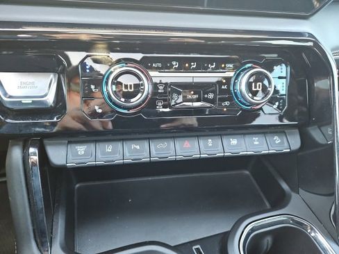 Used 2024 GMC Sierra 2500 AT4X image 23