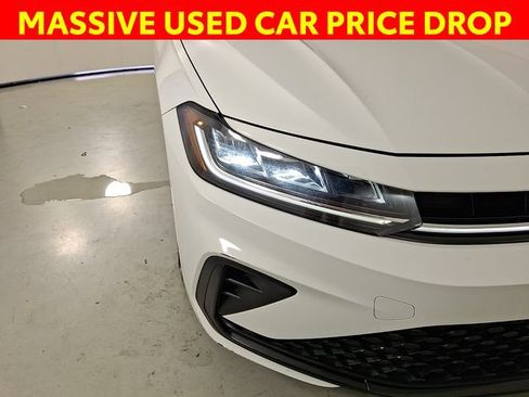 Used 2025 Volkswagen Jetta Sport FWD image 12