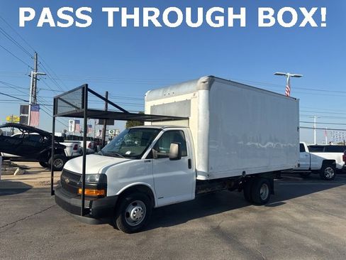 Used 2018 Chevrolet Express 3500 image 22