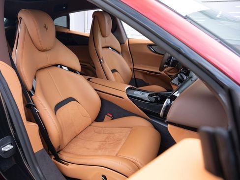 Used 2025 Ferrari Purosangue AWD/4WD image 63