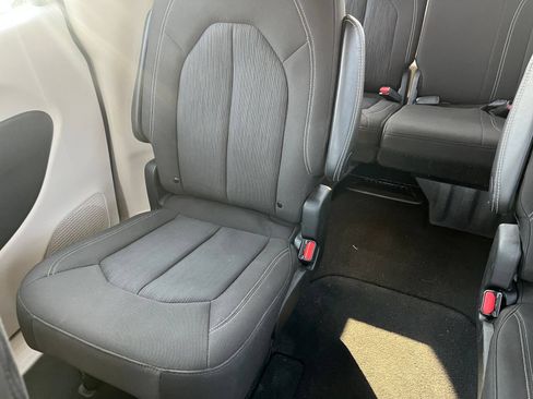 Used 2024 Chrysler Voyager LX FWD image 37