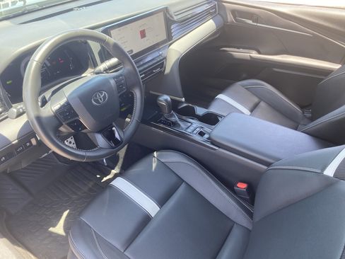Used 2026 Toyota Camry SE w/ Multimedia Upgrade Package FWD image 17